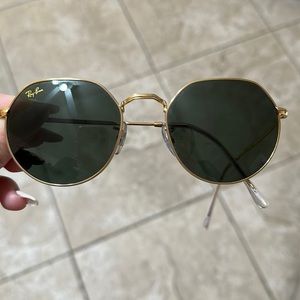 Ray ban “Jack” glasses.